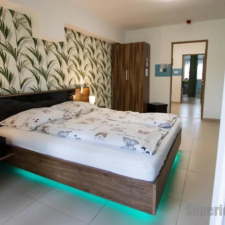 Tisza Gyoengye Apartment *